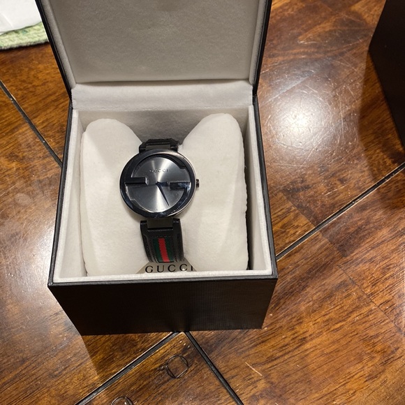 Gucci watch in good condition. Tiny scratch can barely see it. - Picture 2 of 4